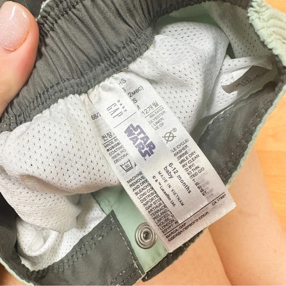 Baby Gap Star Wars Baby Yoda Coke to the Cute Side Rashguard & Shorts Size 6-12M
